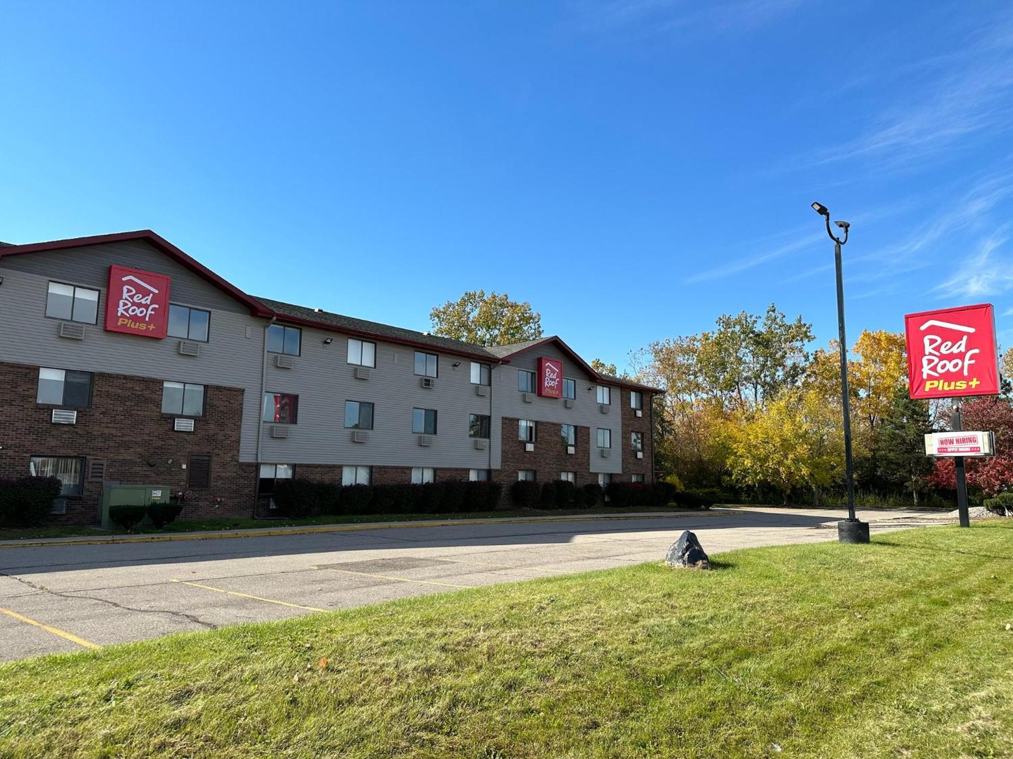 Red Roof Plus Belleville Exterior photo